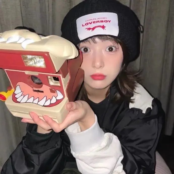 九尾藏不住